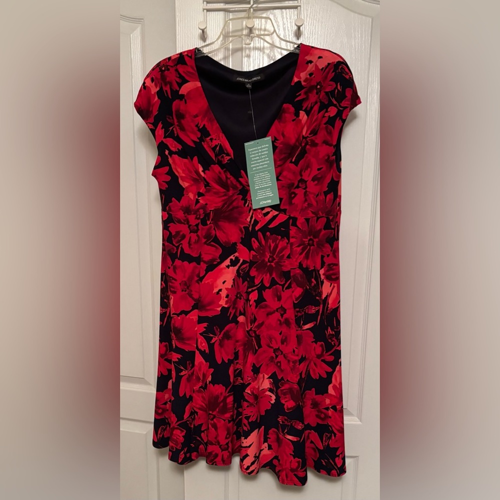 Jones Wear Red and Black Floral Dress